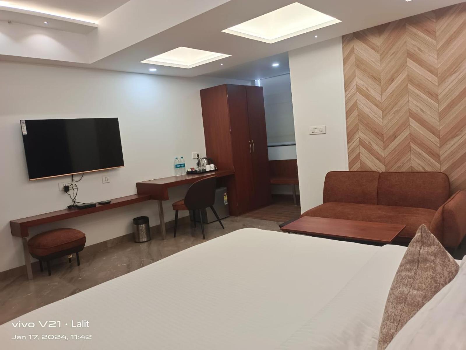 Hotel Kadamb Tree Jabalpur Exterior photo