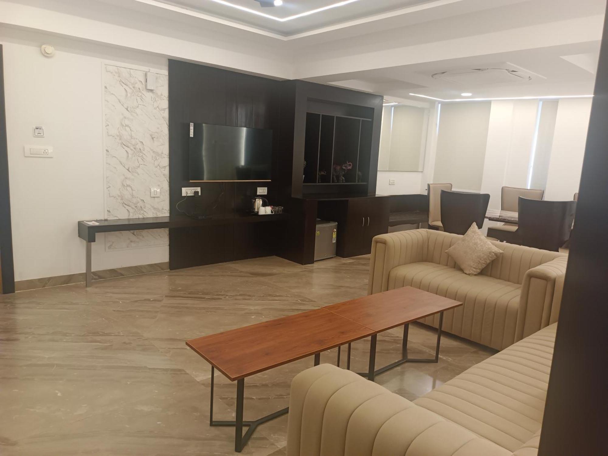 Hotel Kadamb Tree Jabalpur Exterior photo
