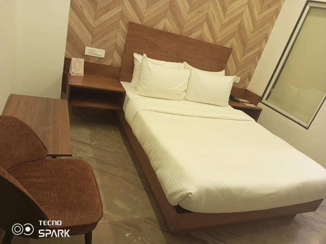 Hotel Kadamb Tree Jabalpur Exterior photo