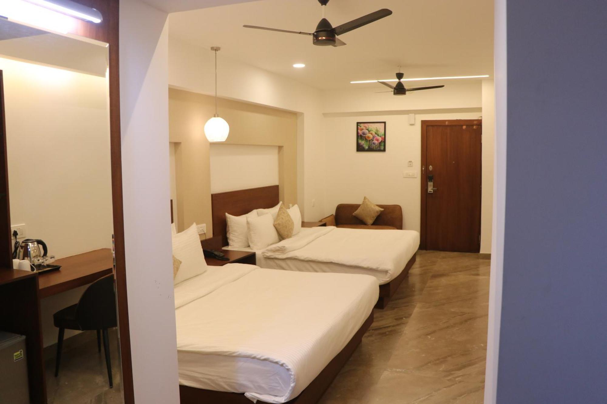 Hotel Kadamb Tree Jabalpur Exterior photo