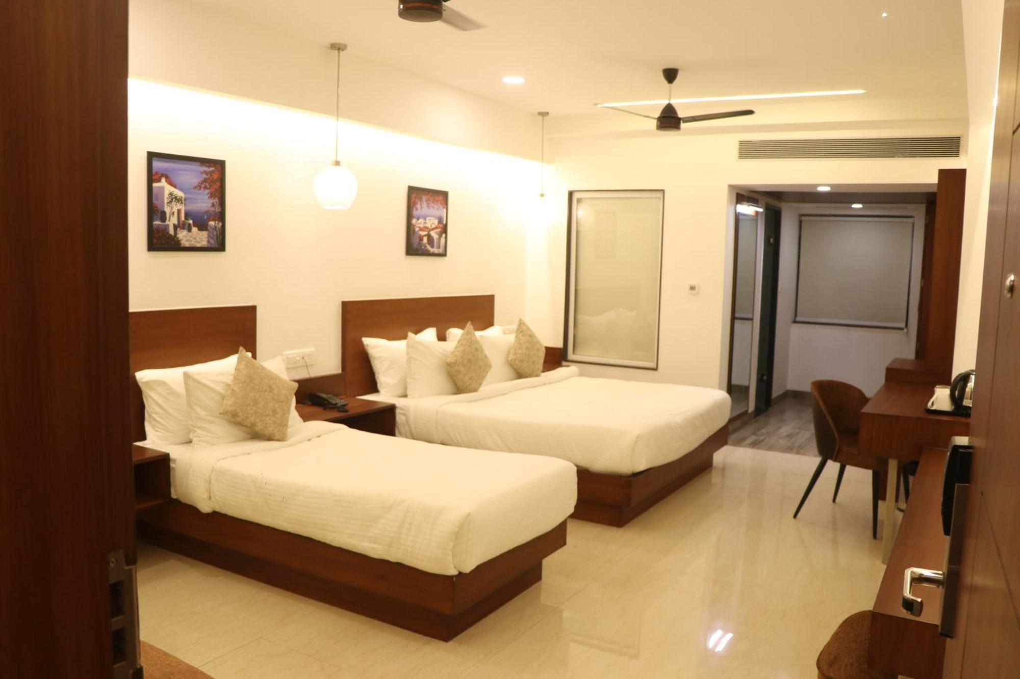 Hotel Kadamb Tree Jabalpur Exterior photo