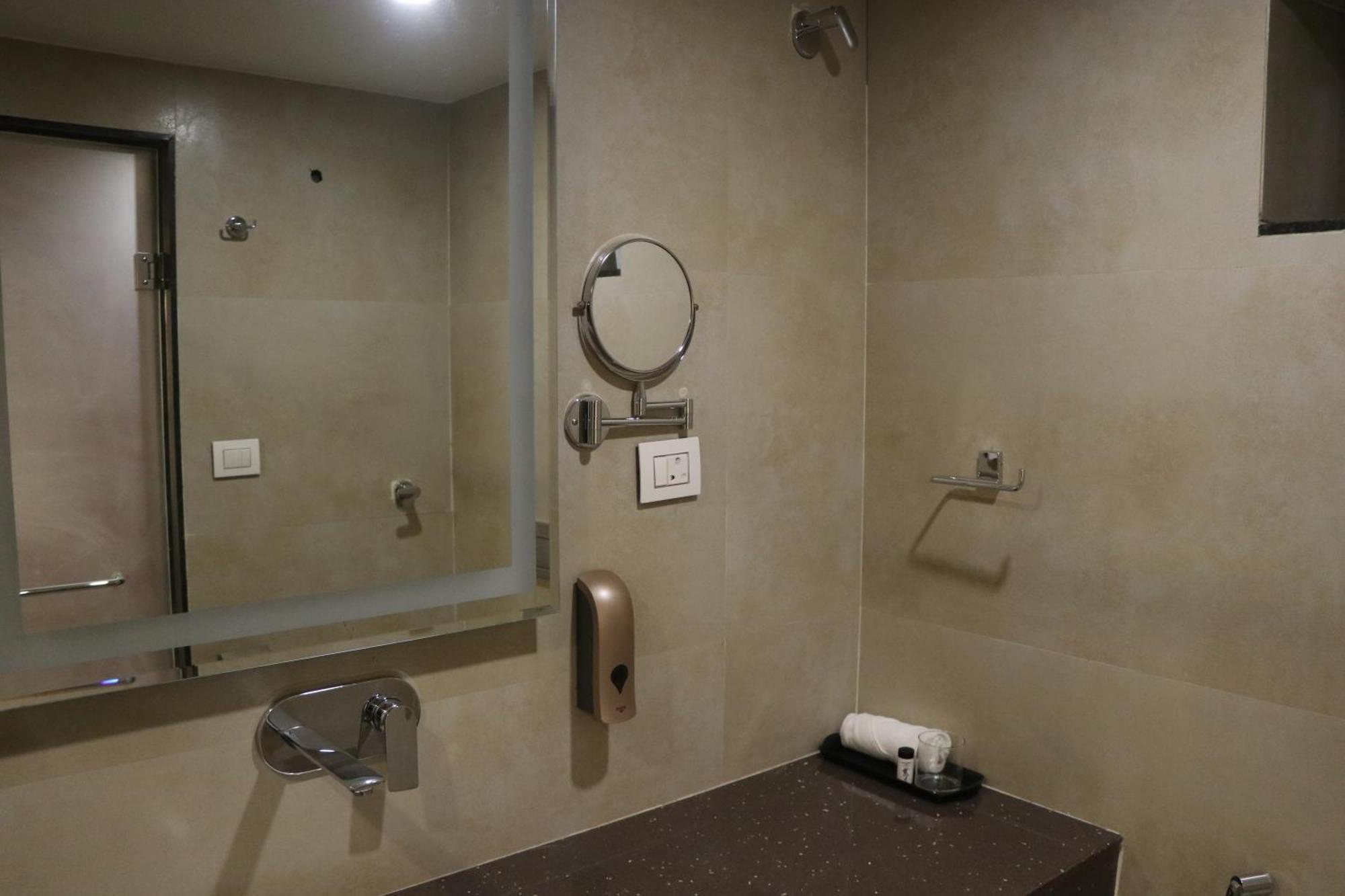 Hotel Kadamb Tree Jabalpur Exterior photo
